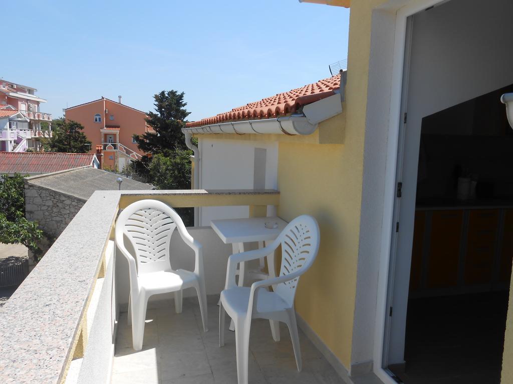 Apartments Jasmina Novalja Exterior photo